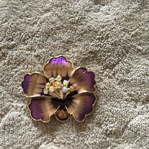 Anne Klein Gold Tone Purple Enamel Pansy Flower Brooch Pin Rhinestones Enamel